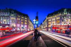 oxfordstreetnightshutterstock_418266328danielvinephotogrpahypw151021_53689-1-300x200.jpg